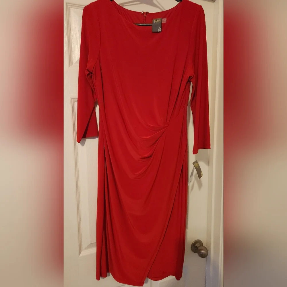 NWT Taylor Red Sheath Dress Bateau Neck 3/4 Sleeve - Picture 1 of 4